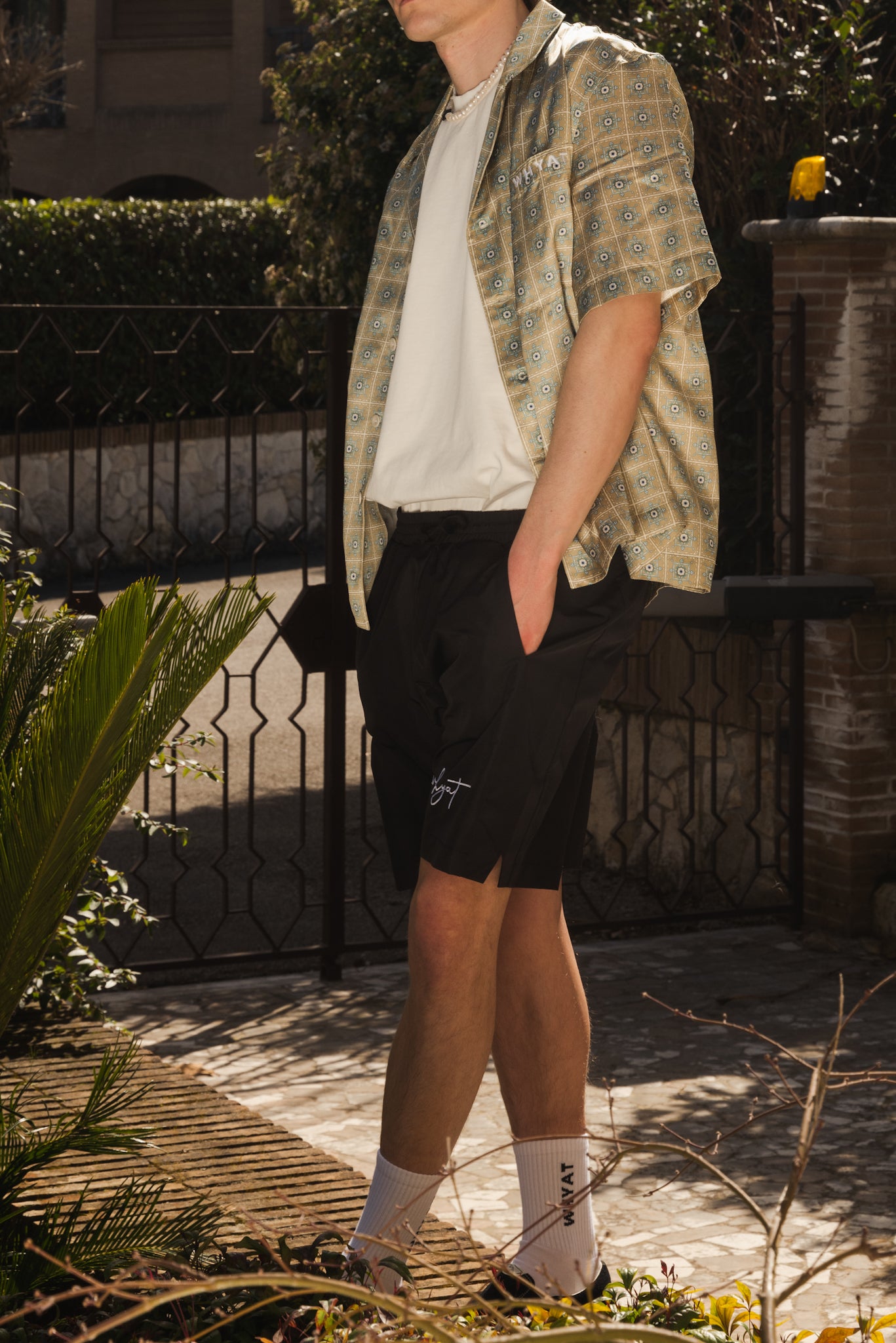 WHYAT SHORTS SIGNATURE LOGO -BLACK